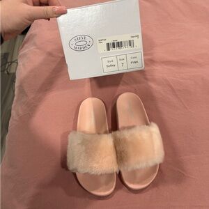 Steve Madden Blush Pink Faux Fur Slide Sandals